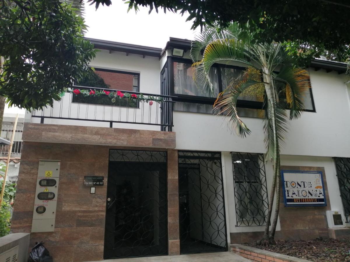 Apartamentos Amoblados Laureles Estadio Medellin Casa Margarita Esterno foto